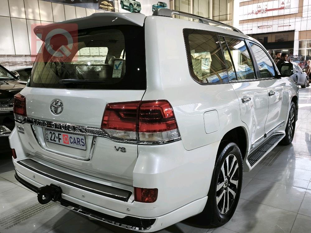 تويوتا لاندكروزر